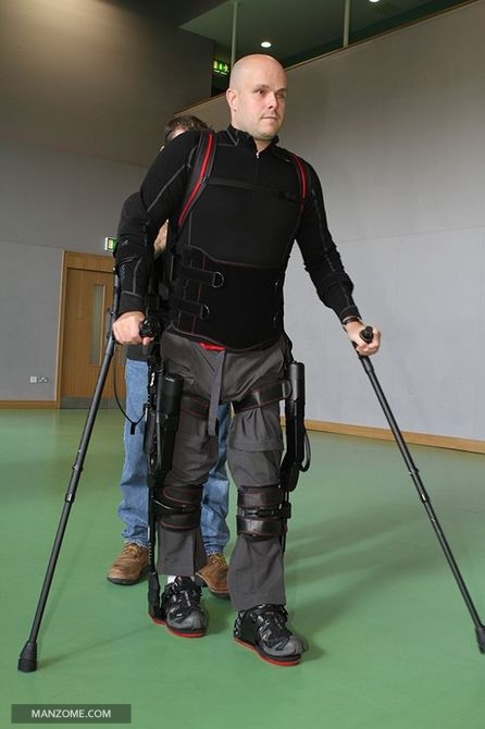 برای اولین بار فردی کاملا فلج قادر به راه رفتن با پاهای خود شد