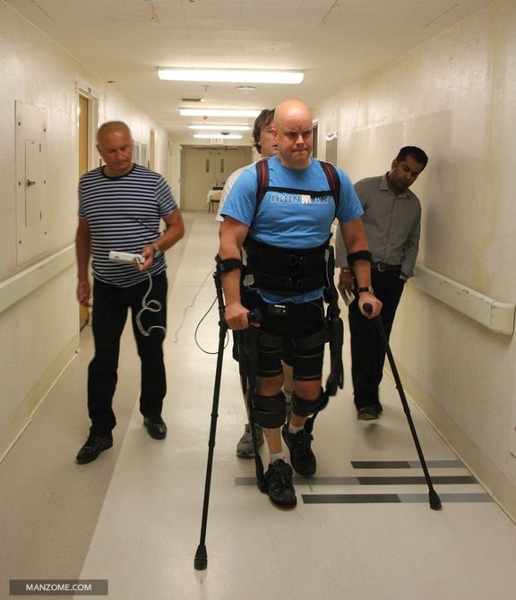 برای اولین بار فردی کاملا فلج قادر به راه رفتن با پاهای خود شد